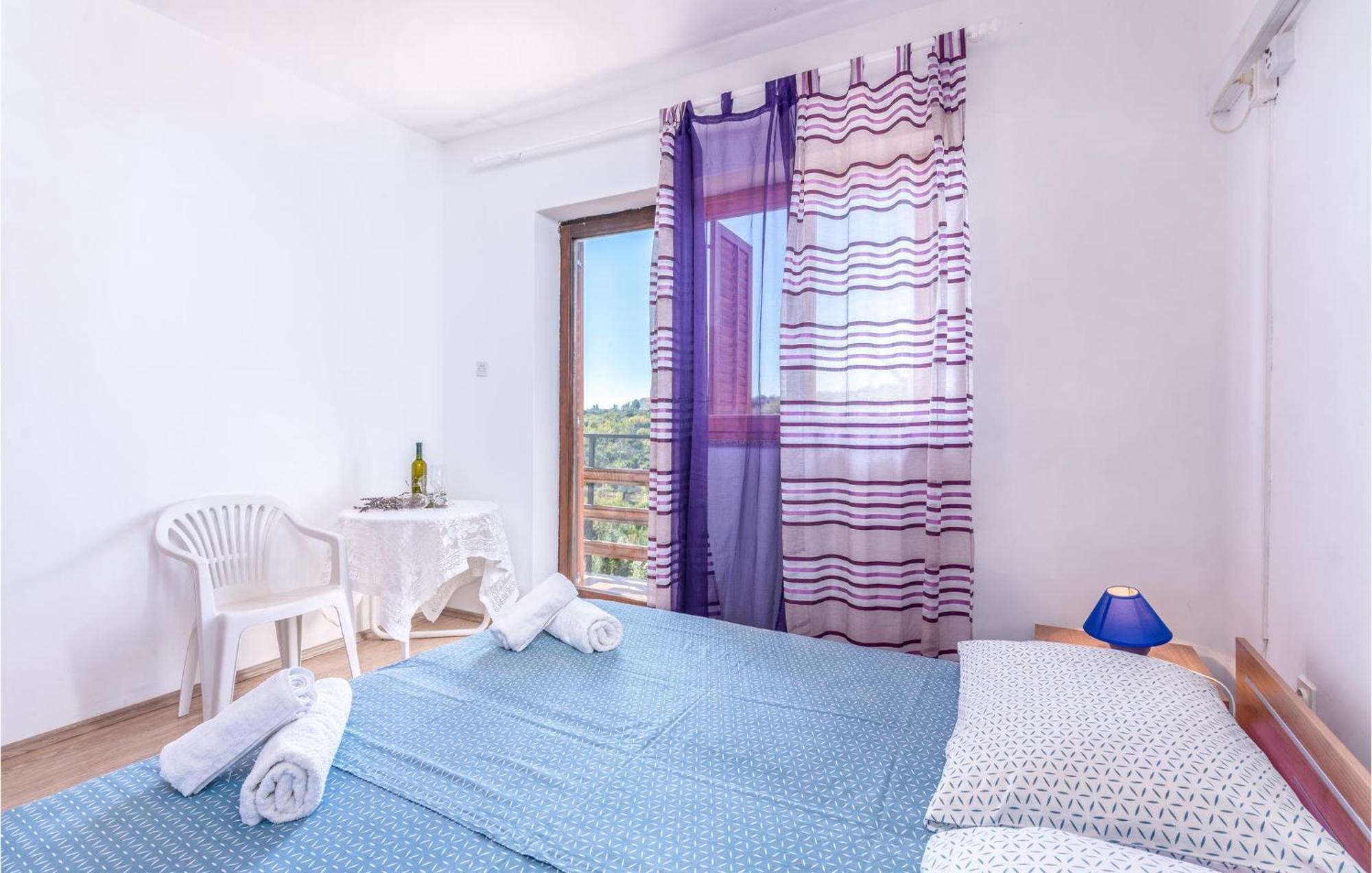 3 Bedroom Nice Apartment In Krk Krk Town Esterno foto